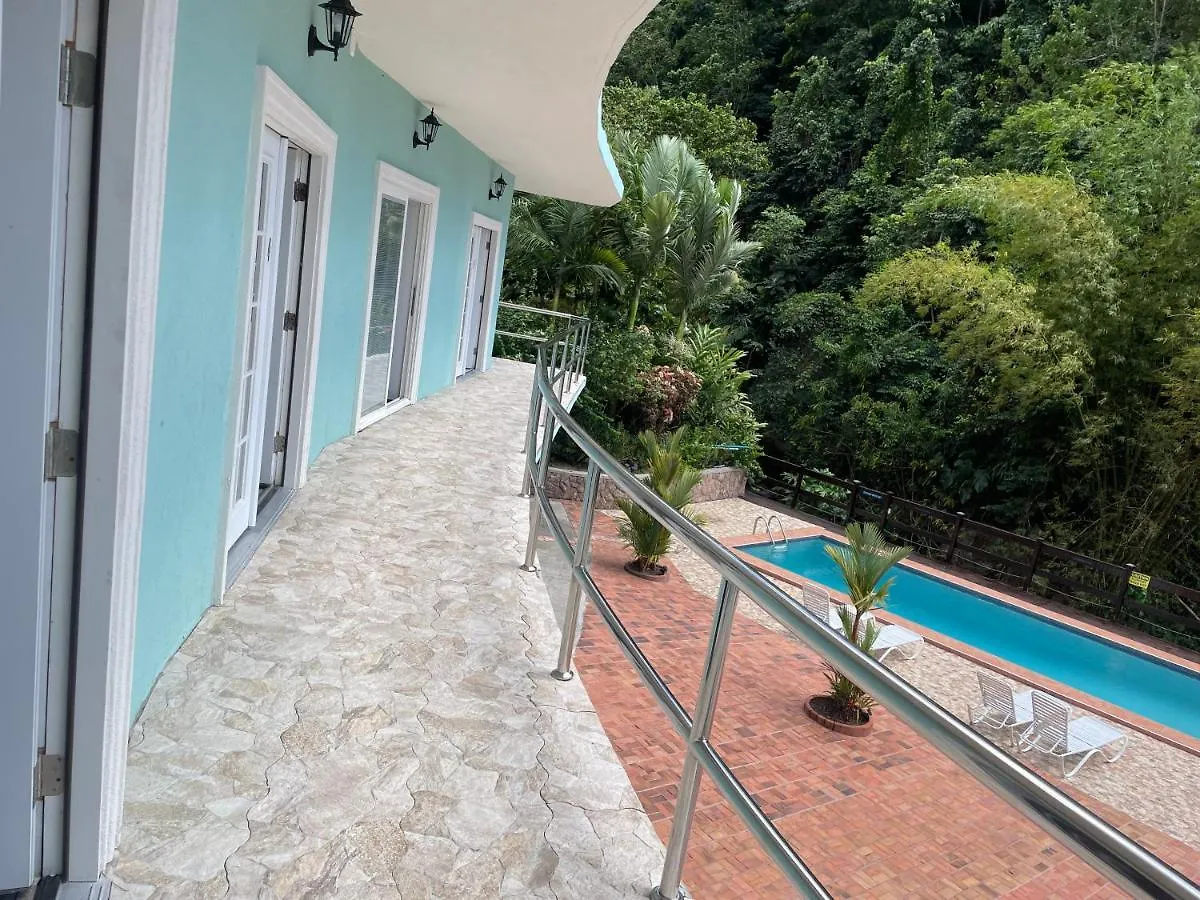 Toraille Waterfall Poolside Apartment Soufrière